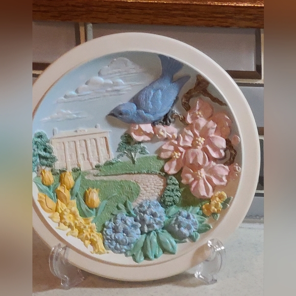 AVON OBRIEN SOURCE OF FINE COLLECTIBLES ARTISTIC MAJOLICA PLATE!  -… - Picture 4 of 9